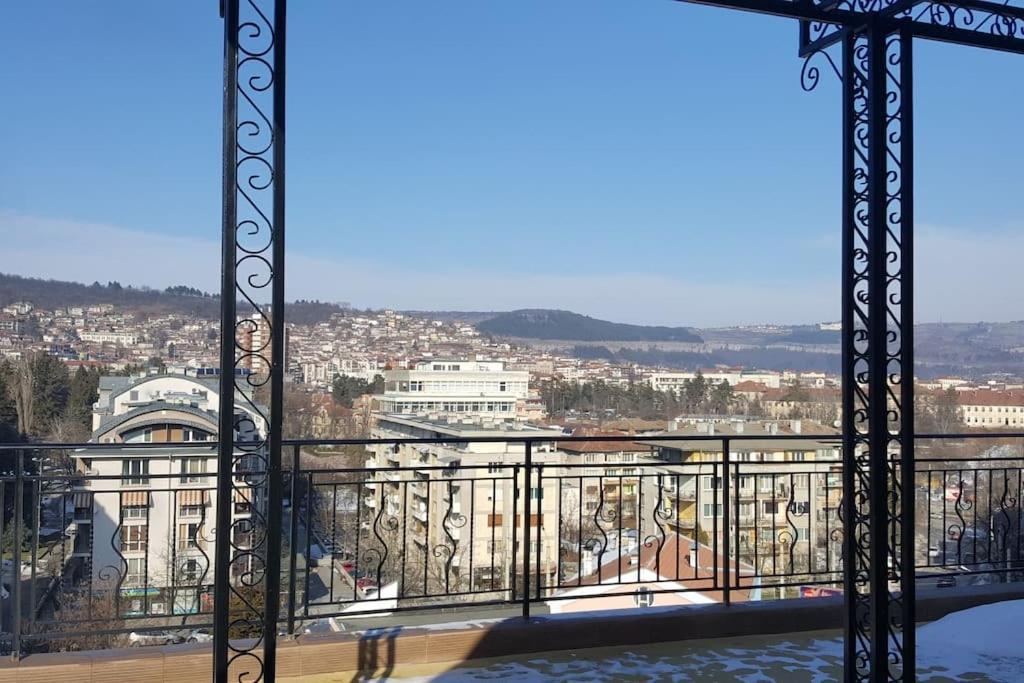 Unique Studio- Great Balcony And View! Parking Possibility! Veliko Tarnovo Exterior photo