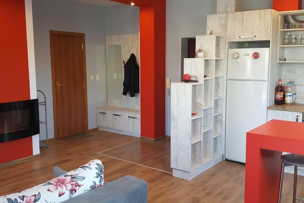 Unique Studio- Great Balcony And View! Parking Possibility! Veliko Tarnovo Exterior photo