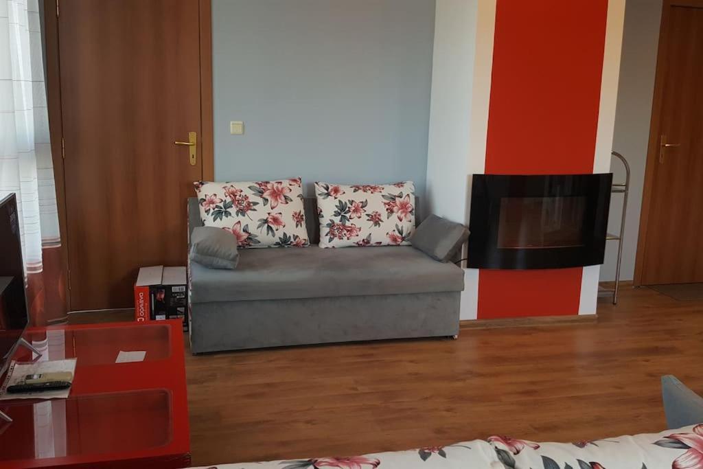 Unique Studio- Great Balcony And View! Parking Possibility! Veliko Tarnovo Exterior photo