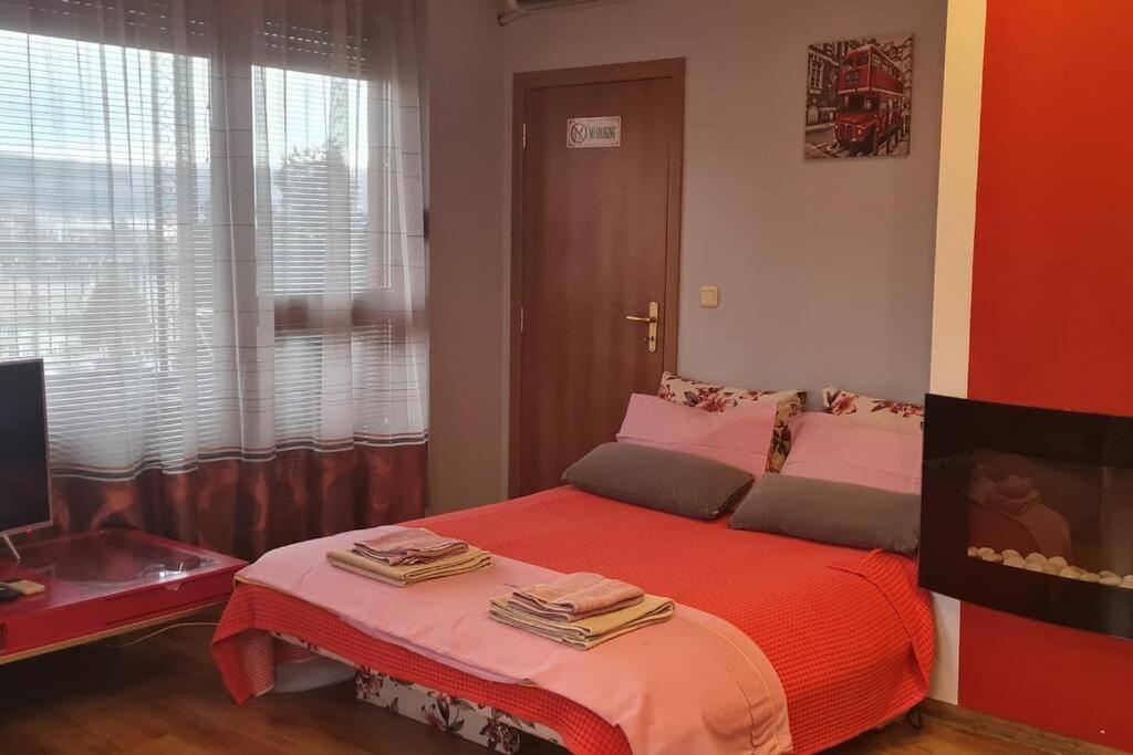 Unique Studio- Great Balcony And View! Parking Possibility! Veliko Tarnovo Exterior photo